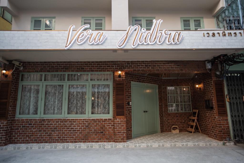 Vera Nidhra - Self check-in after 7pm Bangkok Exterior foto